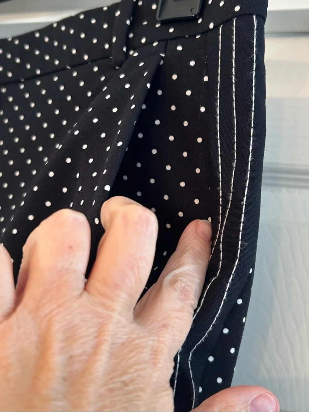 ZARA BLACK AND WHITE POLKA DOT TROUSERS SIZE M